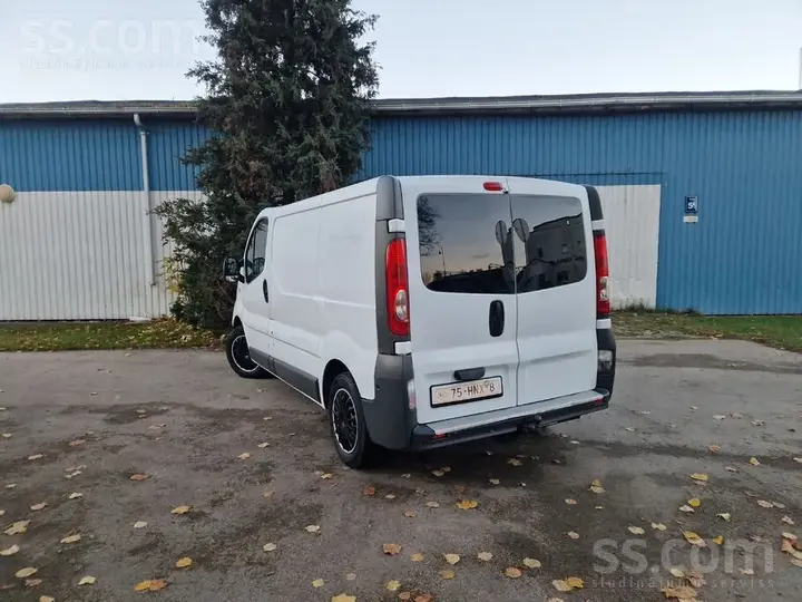 Renault Trafic 2012 photo 4