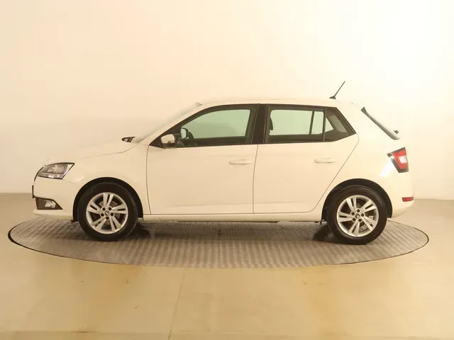 Skoda Fabia 2020 photo 2