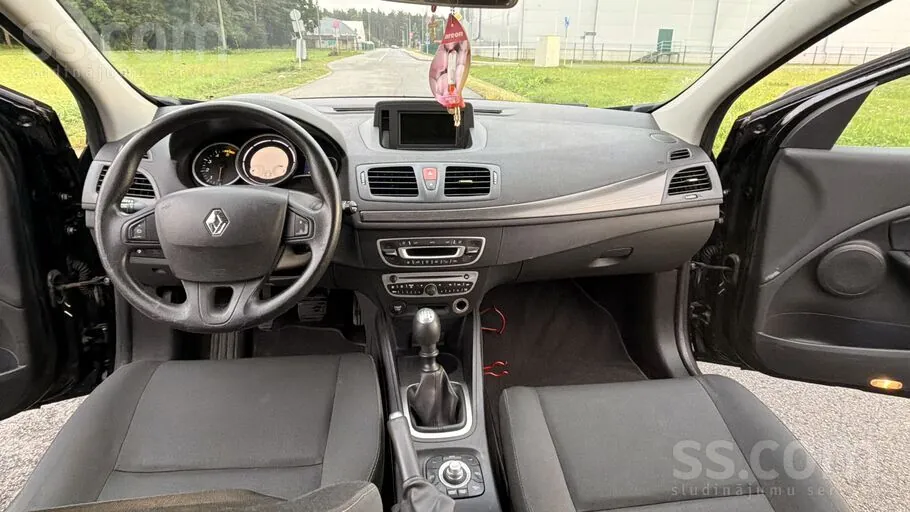 Renault Megane 2011 photo 4