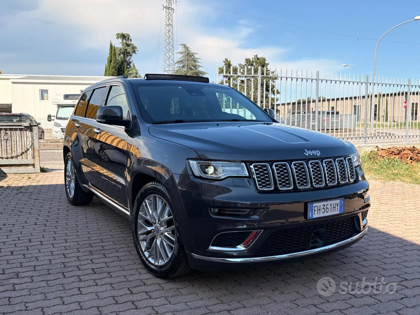 Jeep Grand Cherokee 2017 photo 3