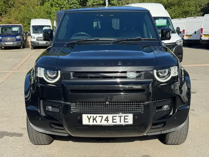 Land Rover Defender 90 2024 photo 2