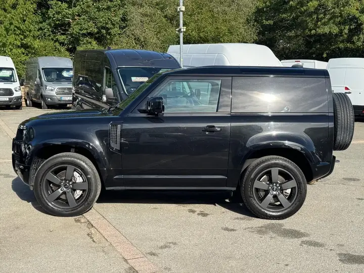 Land Rover Defender 90 2024 photo 4