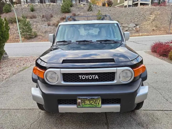 Toyota Fj Cruiser 2010 photo 2