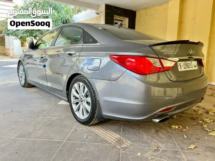 Hyundai I20 2012 photo 2