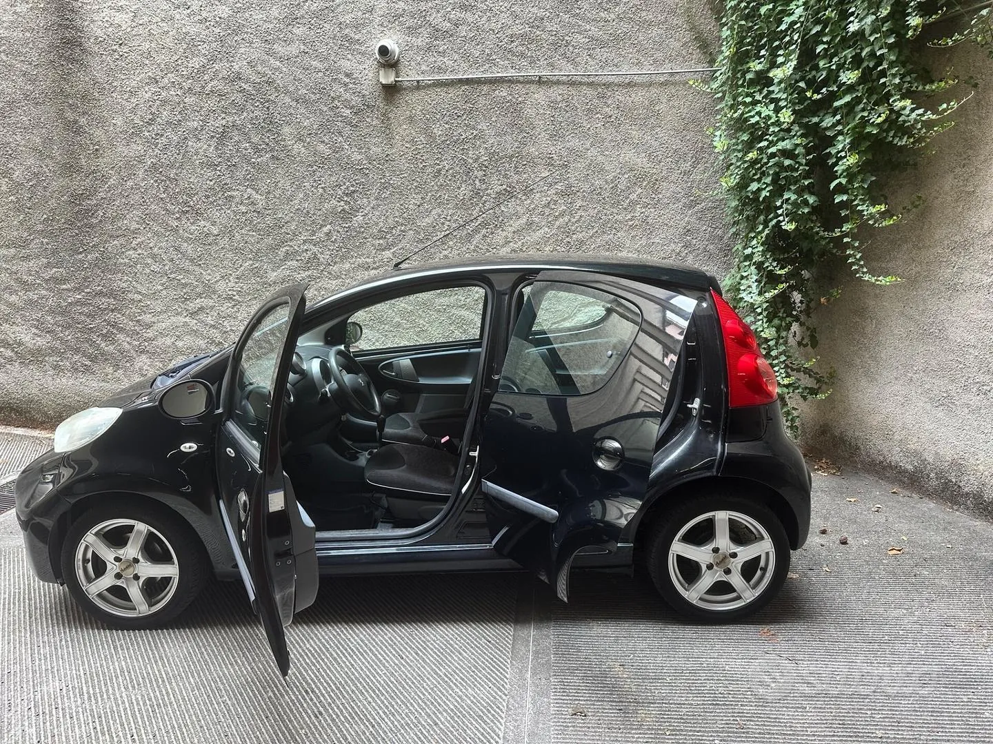 Peugeot 107 2010 photo 3
