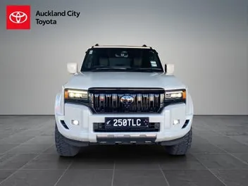 Toyota Land Cruiser Prado 2024 photo 3
