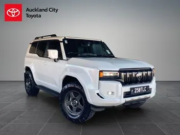 Toyota Land Cruiser Prado 2024 photo 2