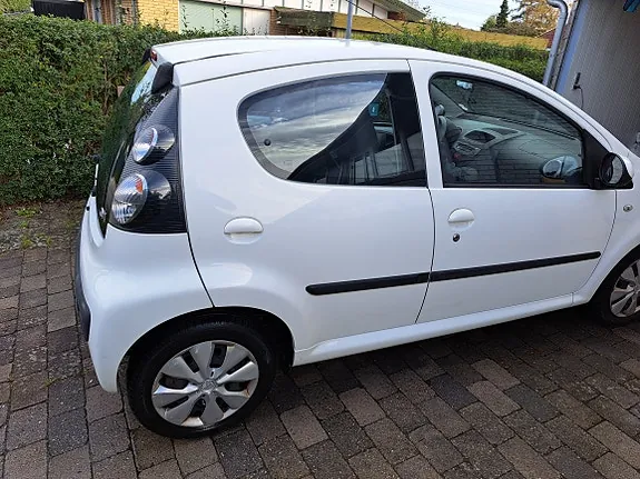 Citroen C1 2010 photo 2