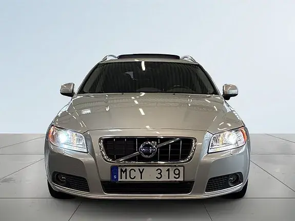 Volvo V70 2012 photo 2