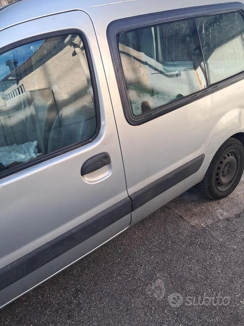 Renault Kangoo 2004 photo 2