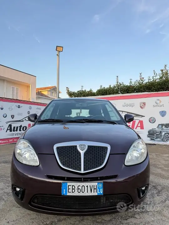 Lancia Ypsilon