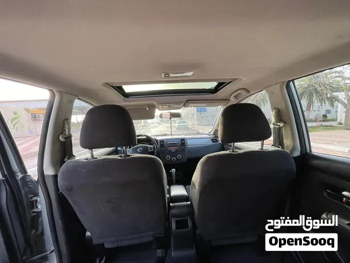 Nissan Versa 2012 photo 4