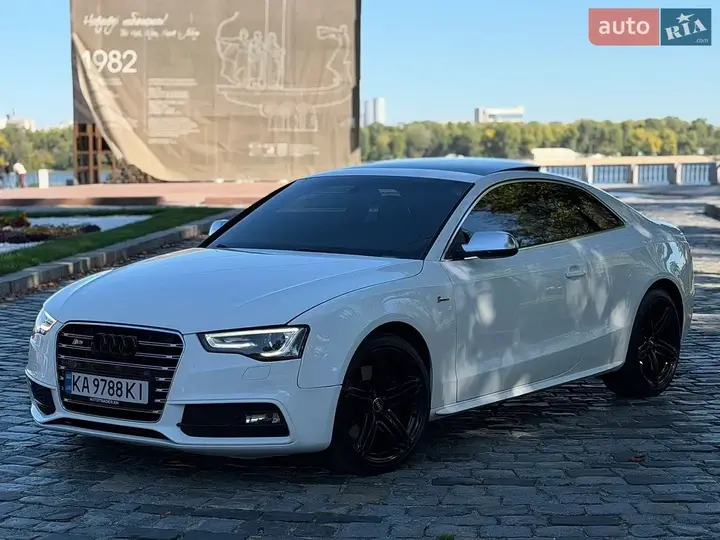 Audi S5 2012 photo 4