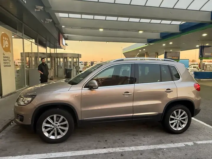Volkswagen Tiguan 2011 photo 3
