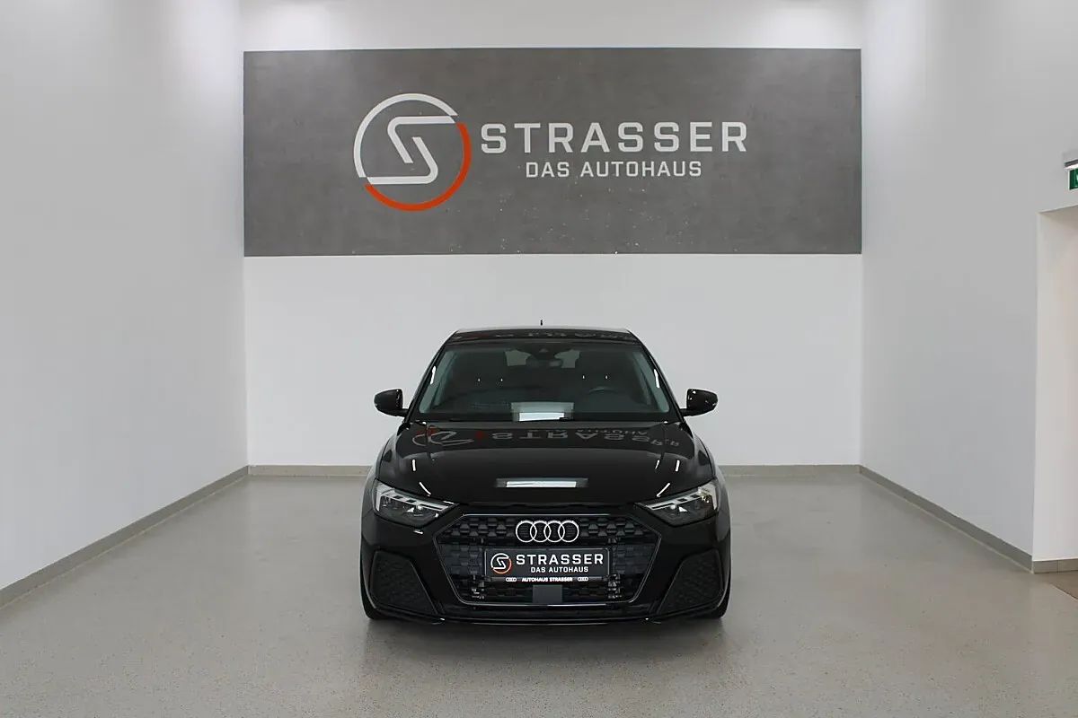 Audi A1 2023 photo 2