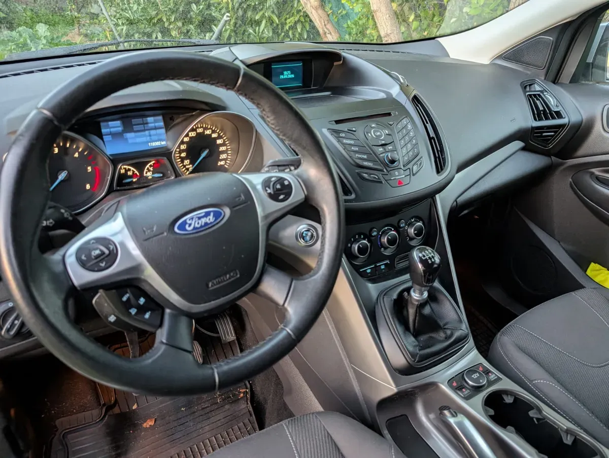 Ford Kuga 2014 photo 3