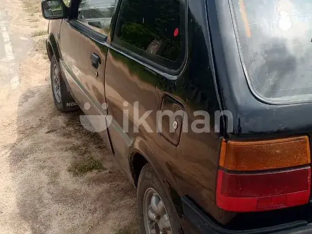 Nissan March 1988 photo 4