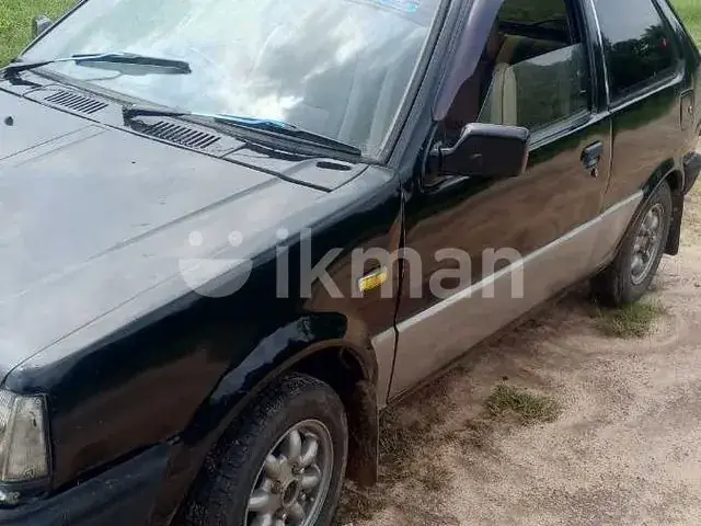 Nissan March 1988 photo 5