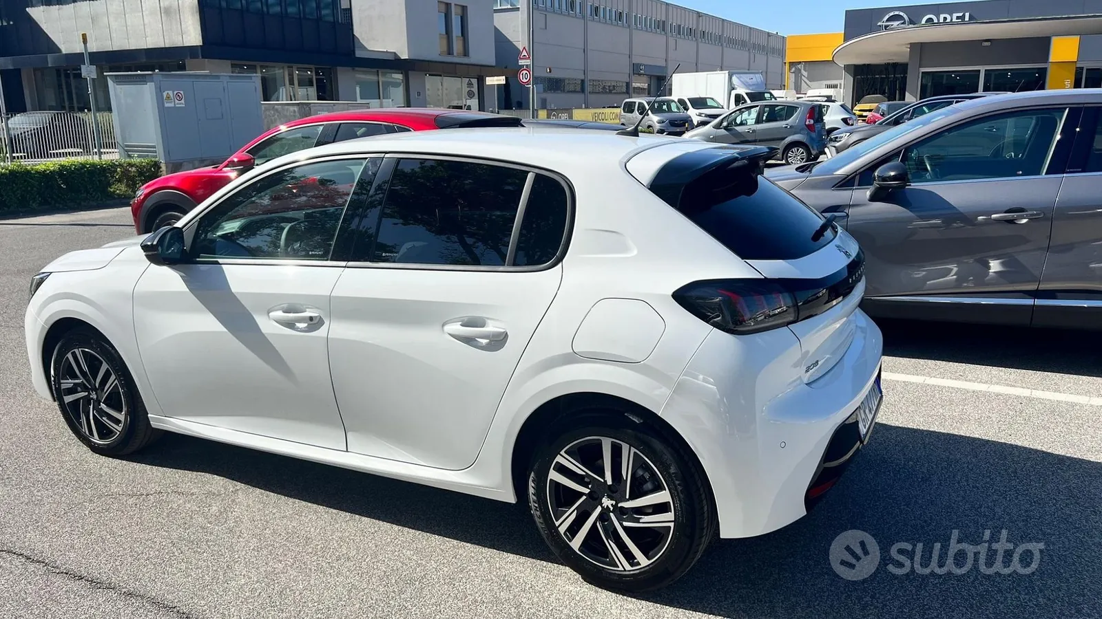 Peugeot 208