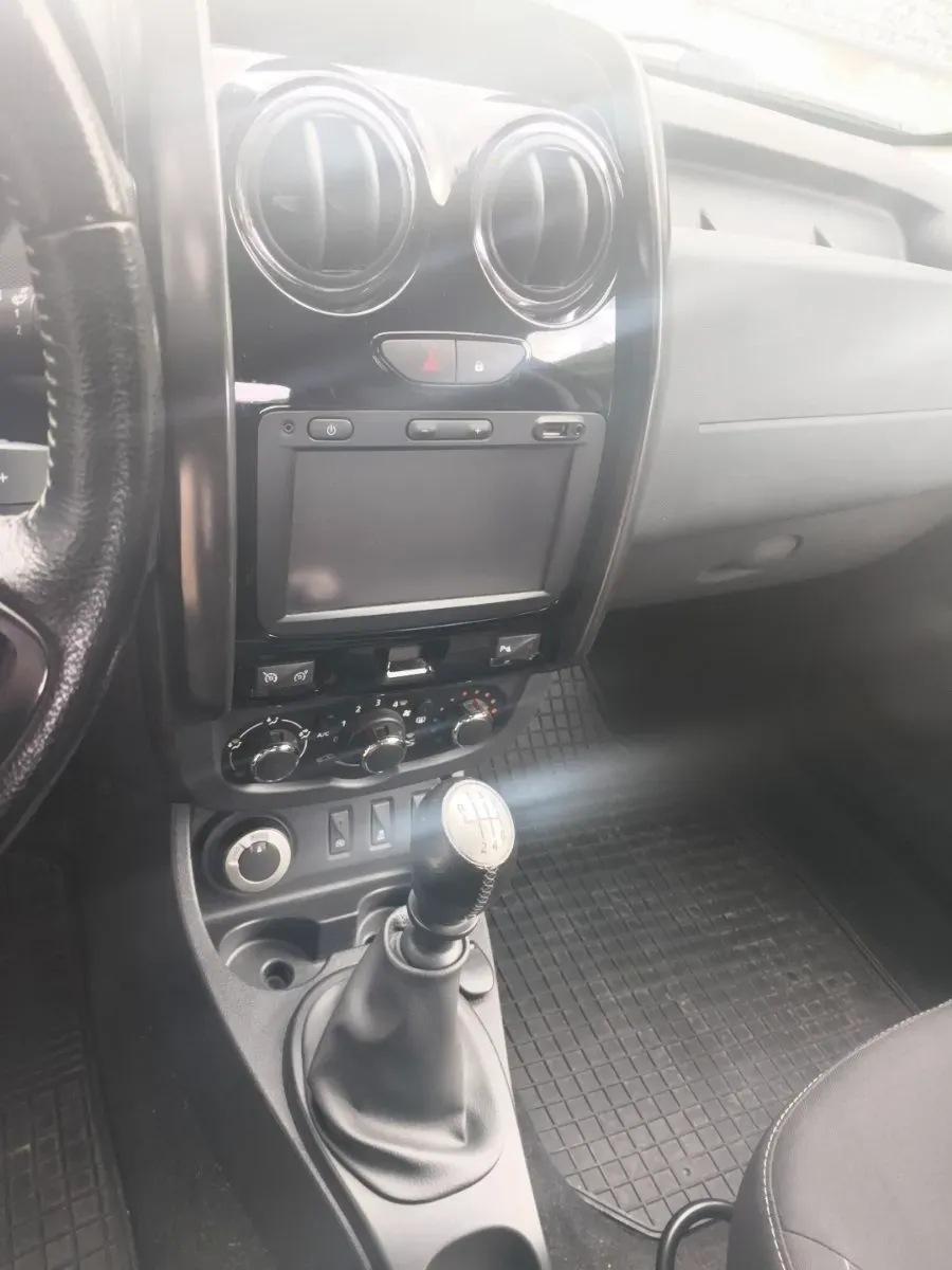 Dacia Duster 2017 photo 2
