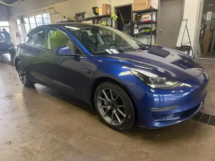 Tesla Model 3 2022 photo 3