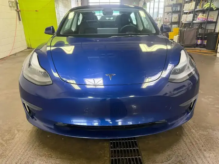Tesla Model 3 2022 photo 2