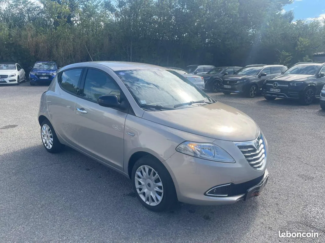 Lancia Ypsilon 2016 photo 3