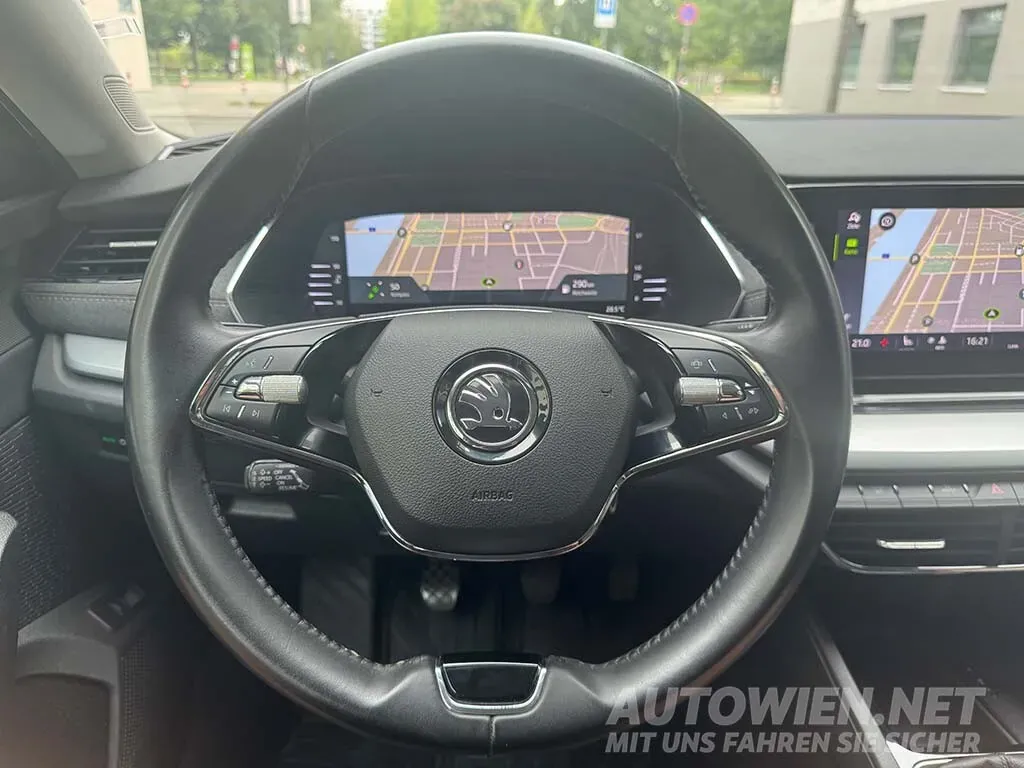 Skoda Octavia 2021 photo 3
