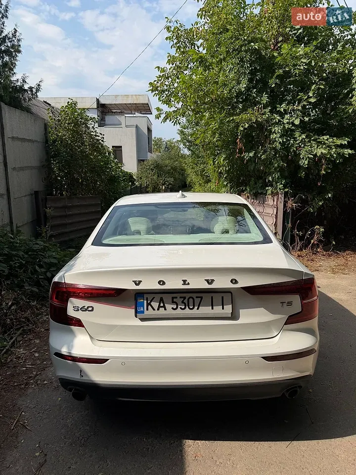 Volvo S60 2019 photo 2