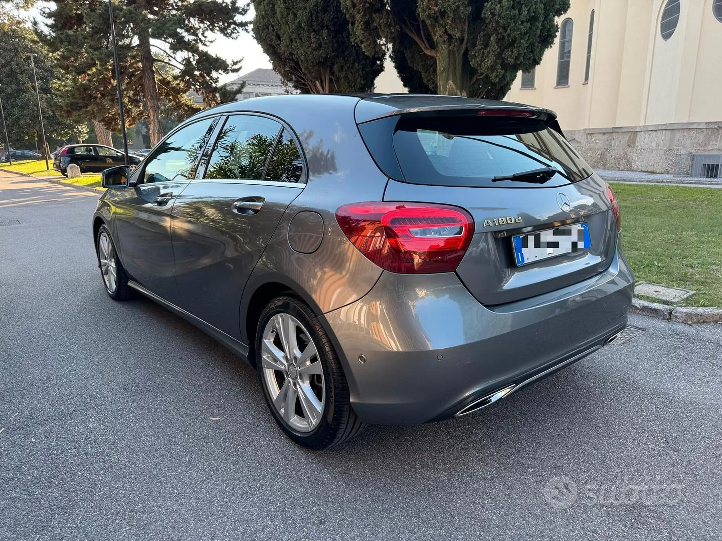 Mercedes-Benz A180D 2016 photo 2