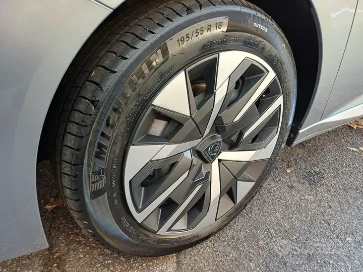 Peugeot 208 2026 photo 4
