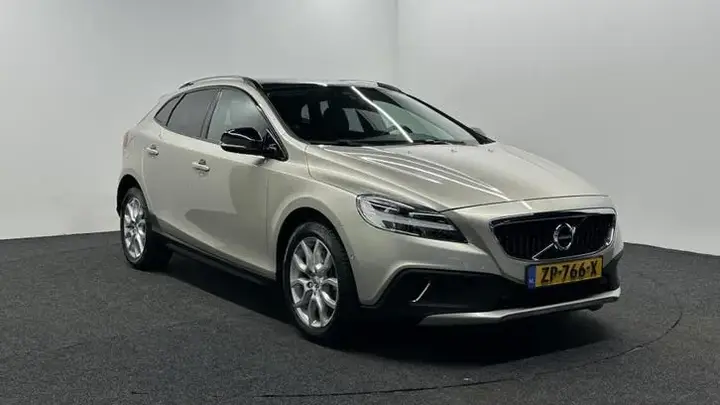 Volvo V40 2019 photo 3