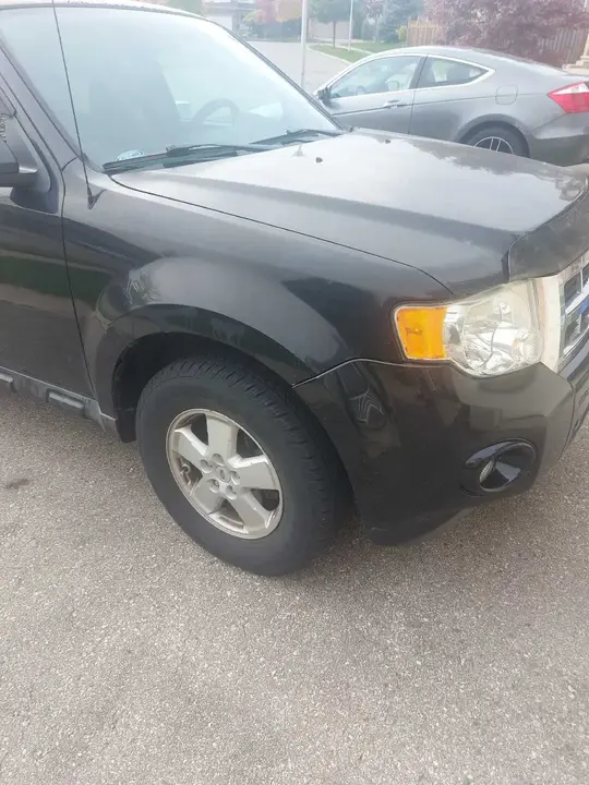 Ford Escape 2010 photo 2