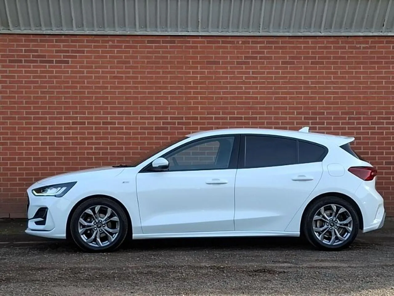 Ford Focus 2023 photo 4