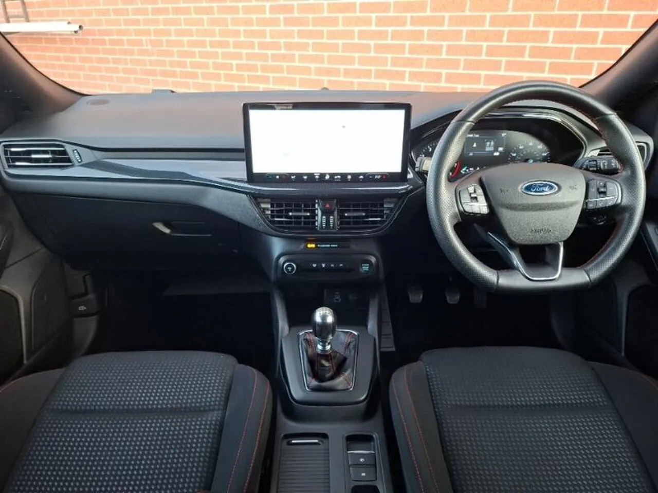 Ford Focus 2023 photo 3