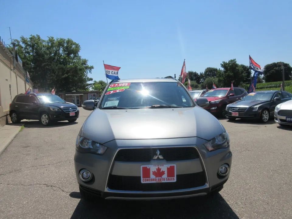 Mitsubishi Outlander 2013 photo 2