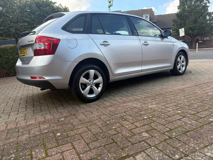 Skoda Rapid 2014 photo 4
