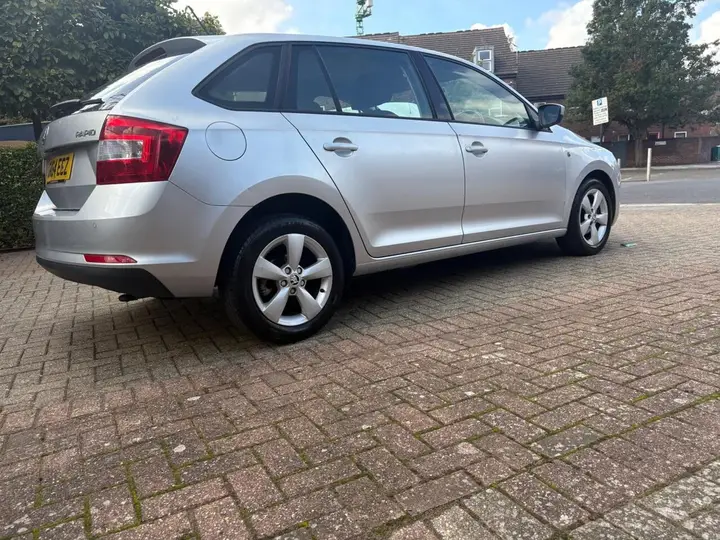 Skoda Rapid 2014 photo 3