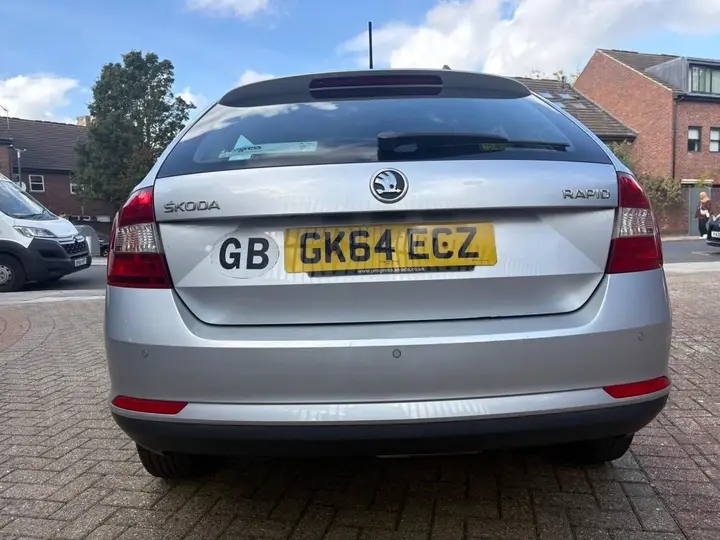 Skoda Rapid 2014 photo 2
