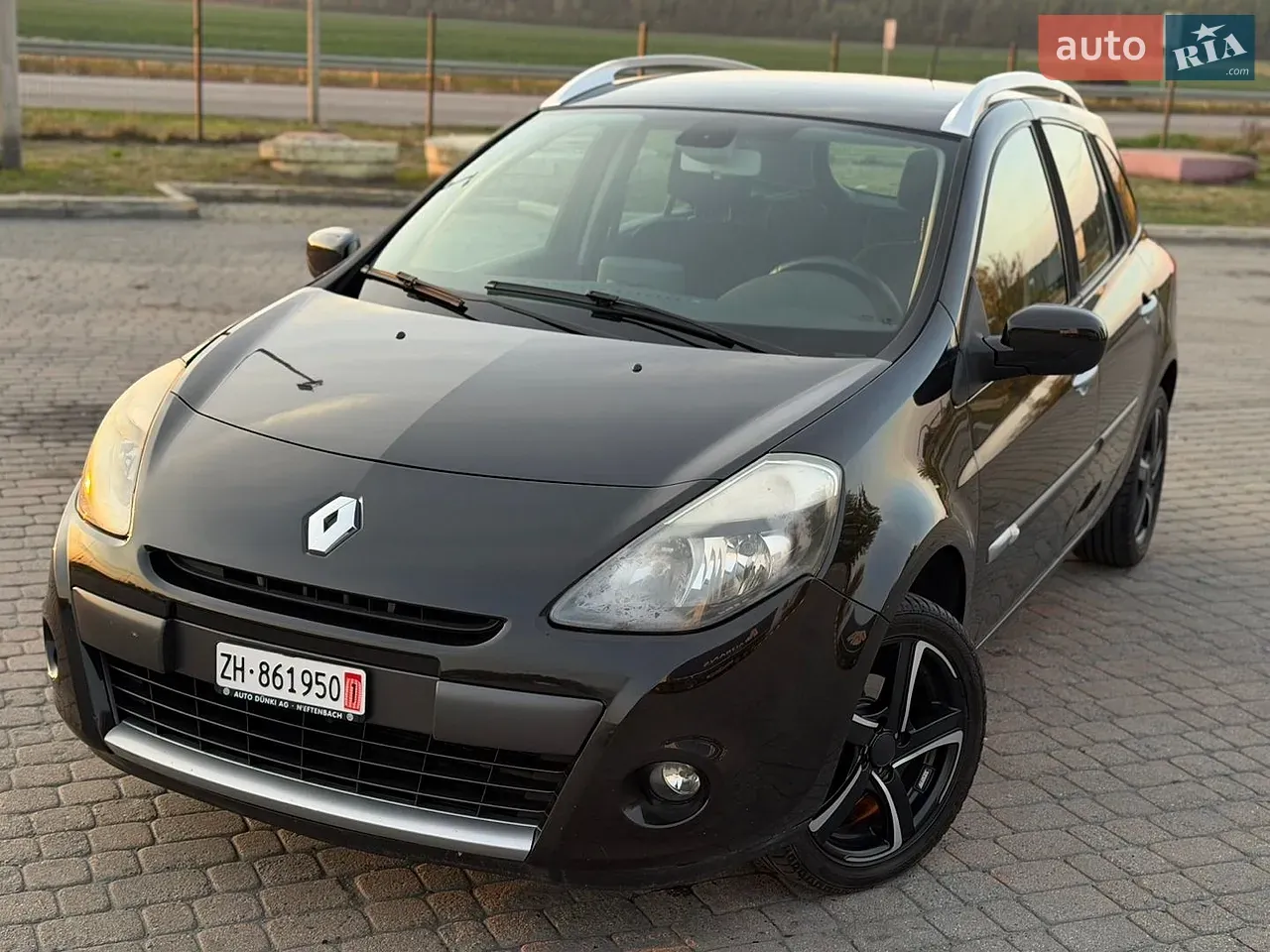 Renault Clio 2009 photo 2