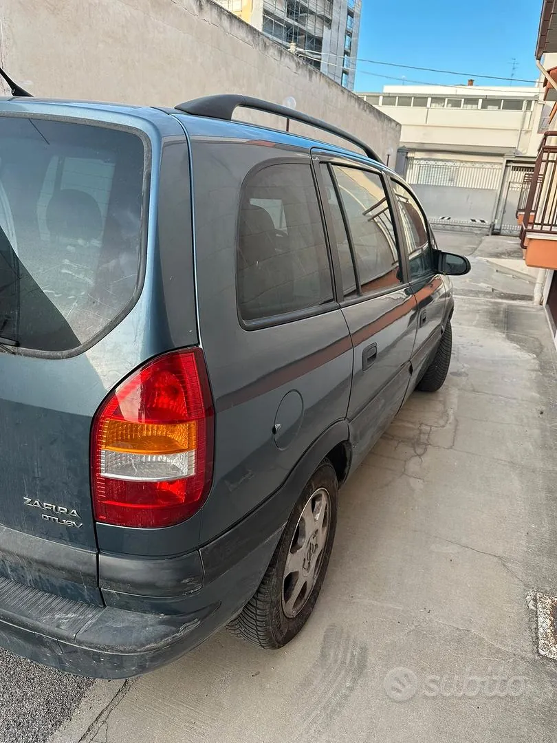 Opel Zafira 2000 photo 3