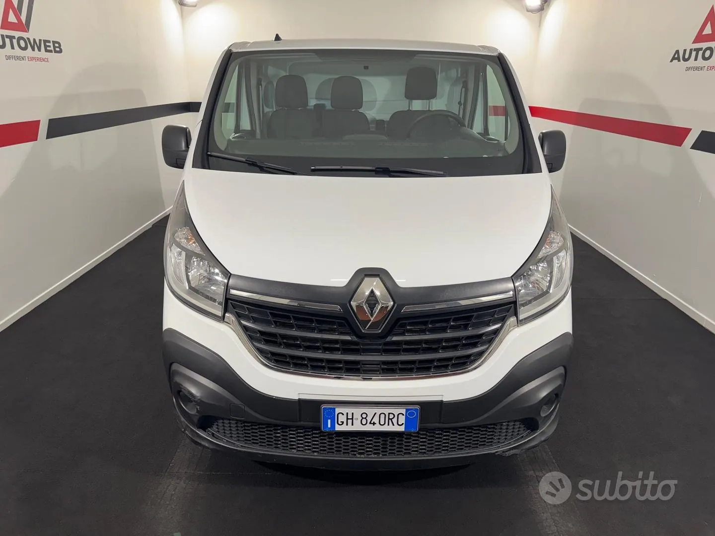 Renault Trafic 2022 photo 2