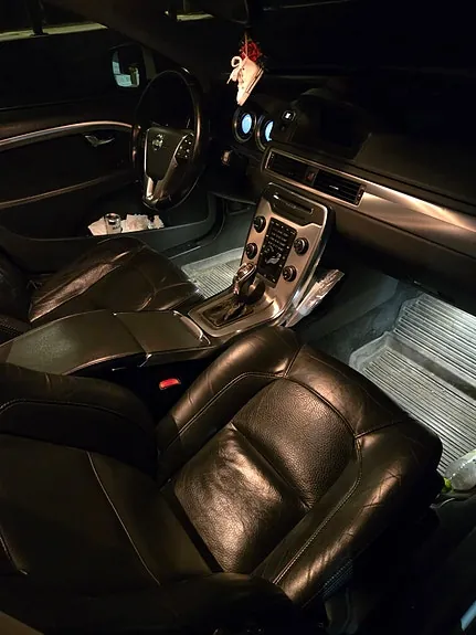 Volvo V70 2013 photo 2