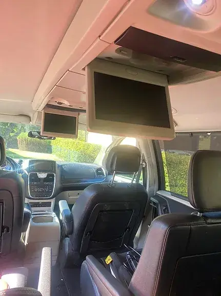 Lancia Voyager 2015 photo 3
