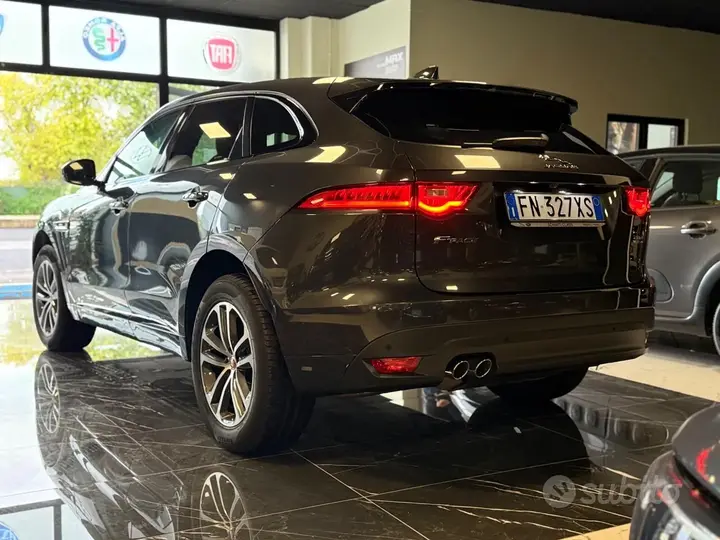 Jaguar F-Pace 2018 photo 4
