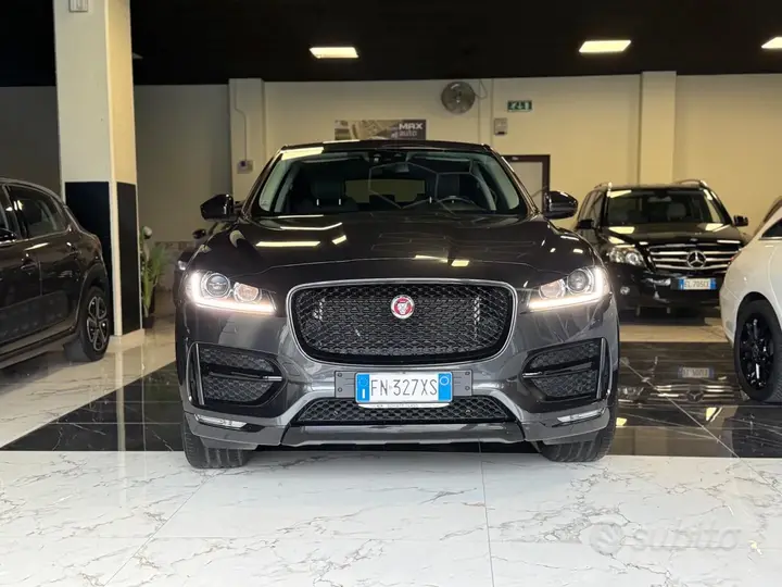Jaguar F-Pace 2018 photo 3