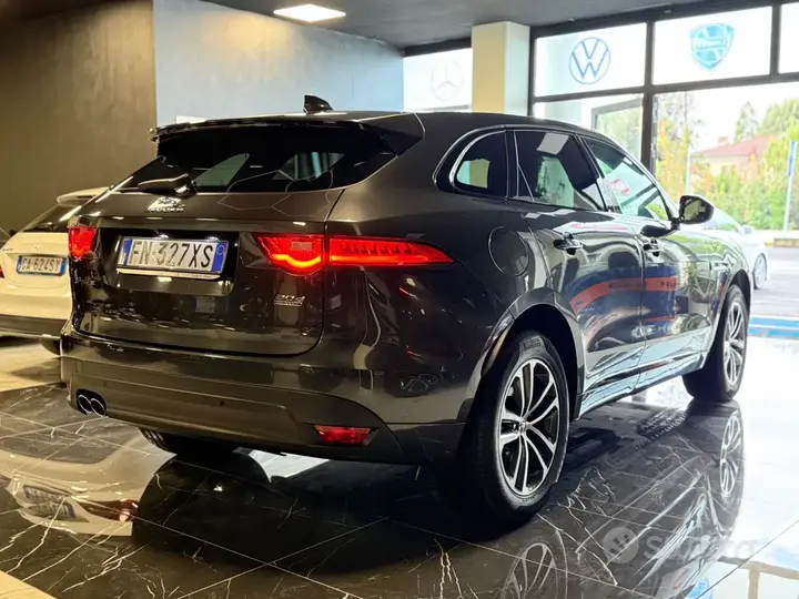 Jaguar F-Pace 2018 photo 5