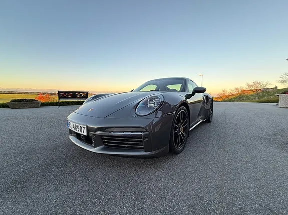 Porsche 911 Turbo S 2020 photo 4
