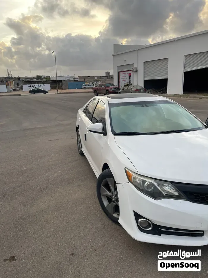 Toyota Camry 2014 photo 2