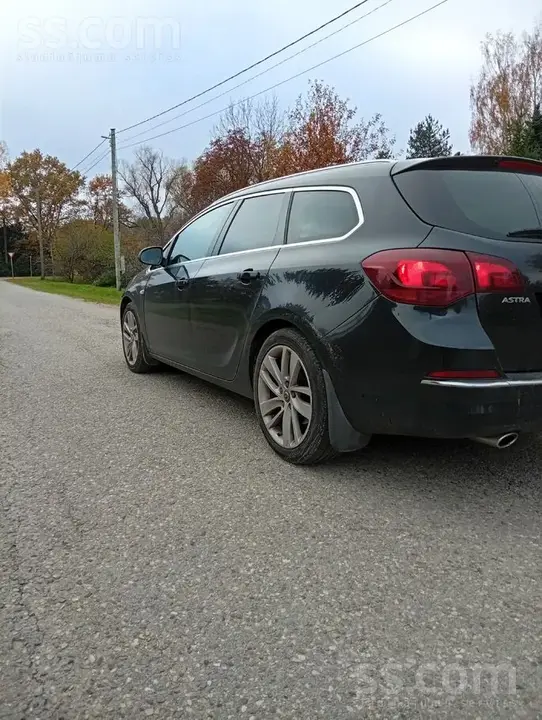Opel Astra 2015 photo 2